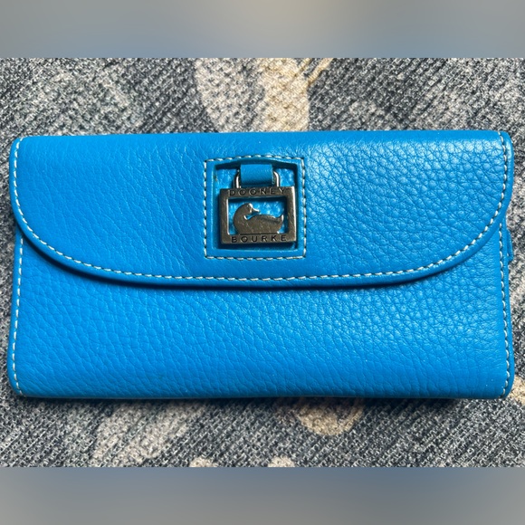 Dooney & Bourke Belvedere Continental Blue Pebbled Leather Wallet - Picture 2 of 10